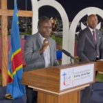 RDC: A la messe de N’dolo, l’église exhorte les acteurs politiques à ne pas se munir des drapeaux et insignes de partis politiques