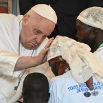 Politique	

		
							
				« Colonialisme économique » et « atrocités dans l’Est », le pape François s’indigne en RDC
			
		
		
			


		
		
			Le souverain pontife a lancé, ce 1er février à Kinshasa, un  « vibrant appel » face aux « cruelles atrocités » perpétrées dans l’Est de la RDC, après avoir célébré une messe pour un million de personnes.