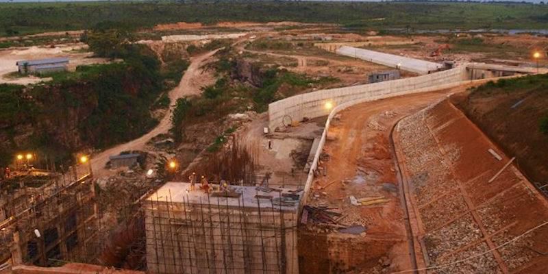 Kwilu : L’électrification de Gungu, Idiofa et Kikwit annoncée en fin d’année grâce à l’achèvement des travaux du barrage de Kakobola