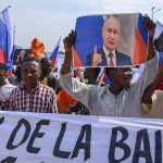 Quand la guerre d’influence entre la France et la Russie s’exporte autour de la visite de Macron en RDC