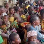 Kwango : au moins 8000 déplacés après les affrontements entre les FARDC et les Mobondo